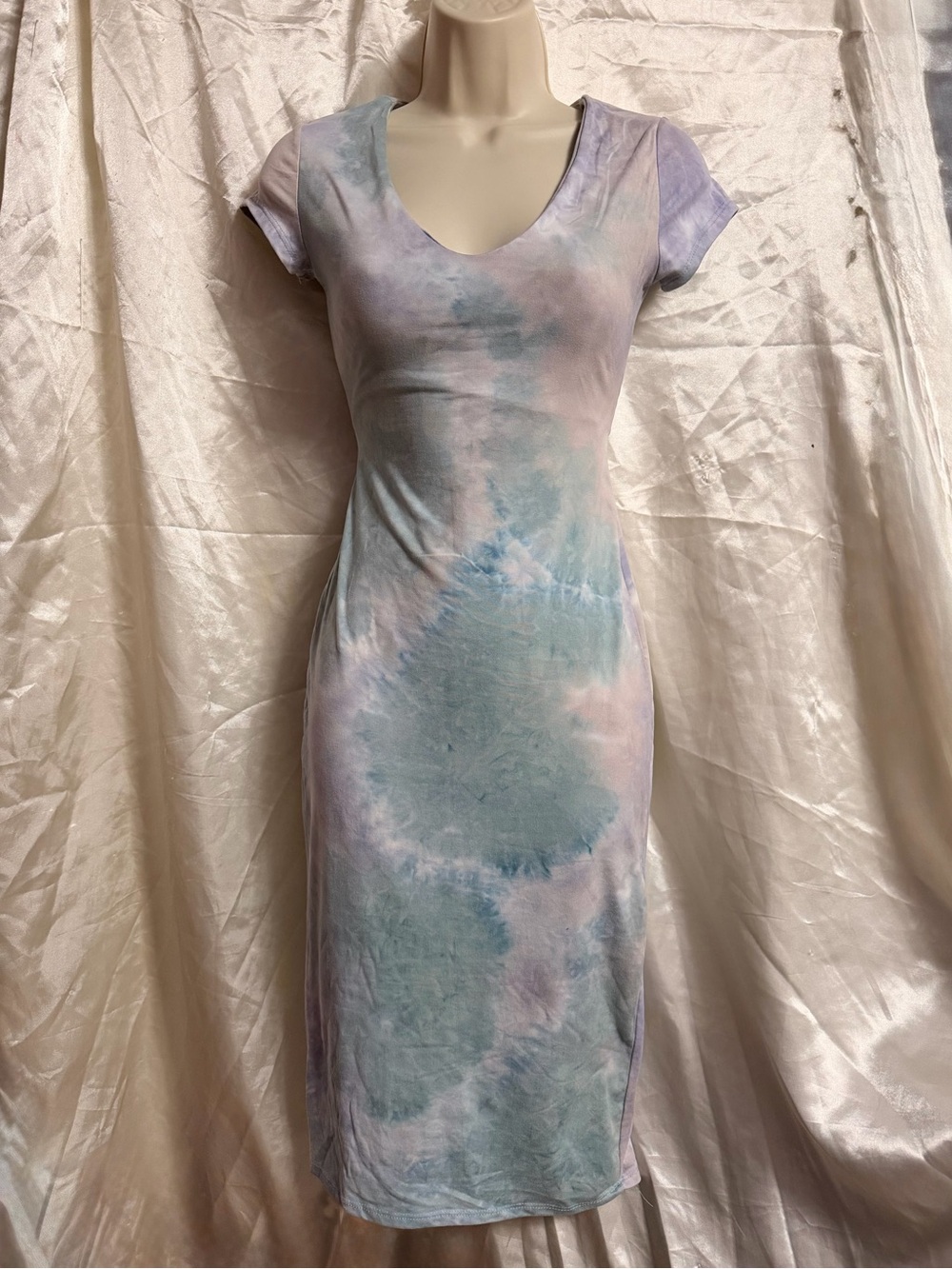 Pastel Tie-Dye Scoop Neck Midi Dress in Blue & Lavender